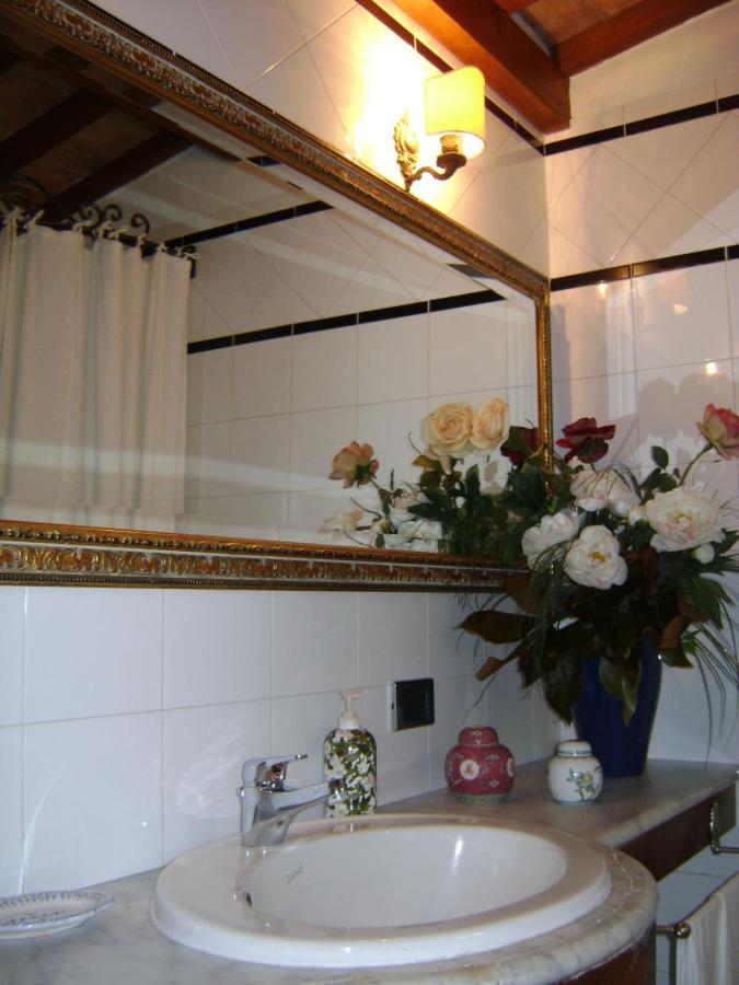 Villa Carlotta Con Piscina Lari Zewnętrze zdjęcie